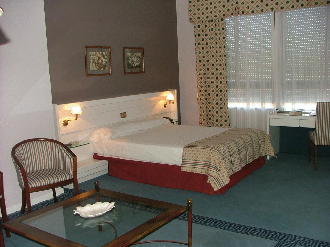 Hotel Las Cigueenas Трухильо Номер фото
