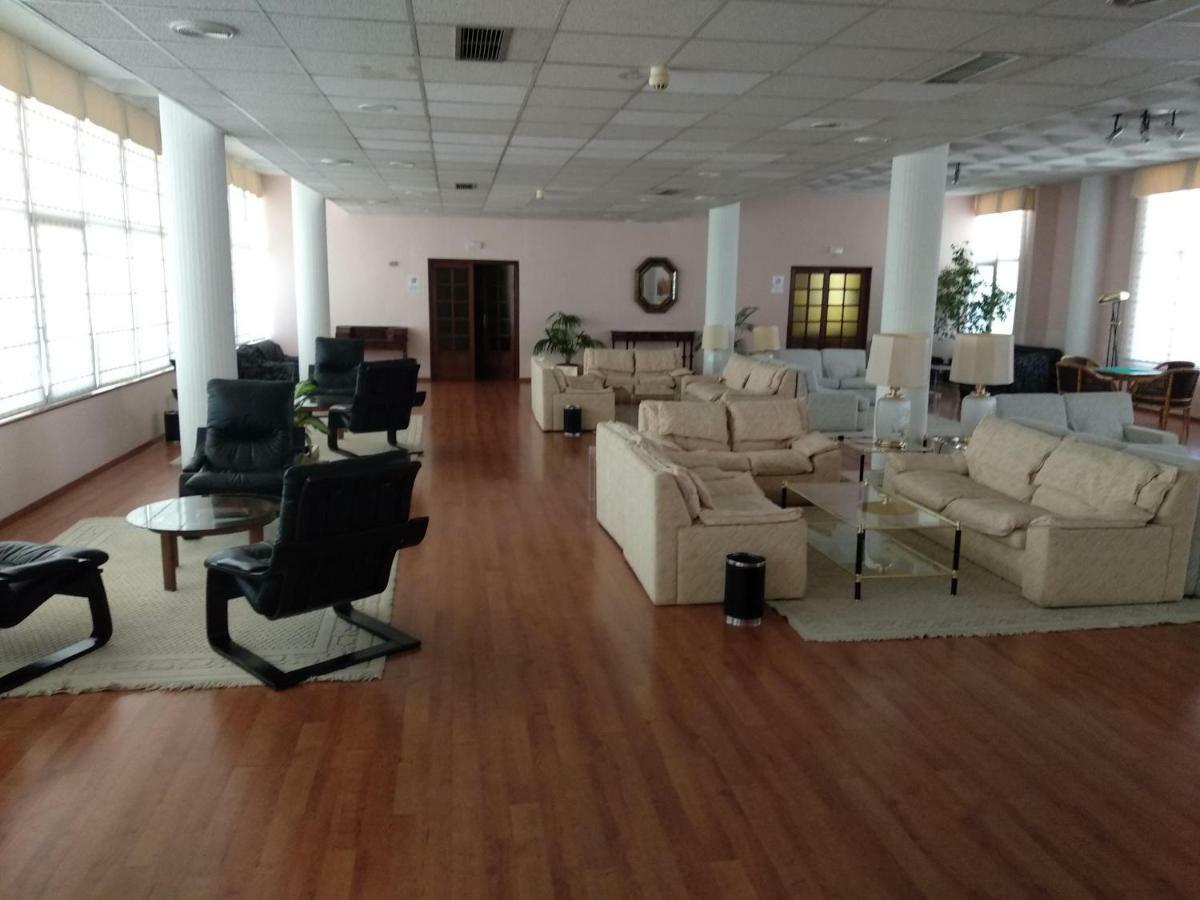 Hotel Las Cigueenas Трухильо Экстерьер фото