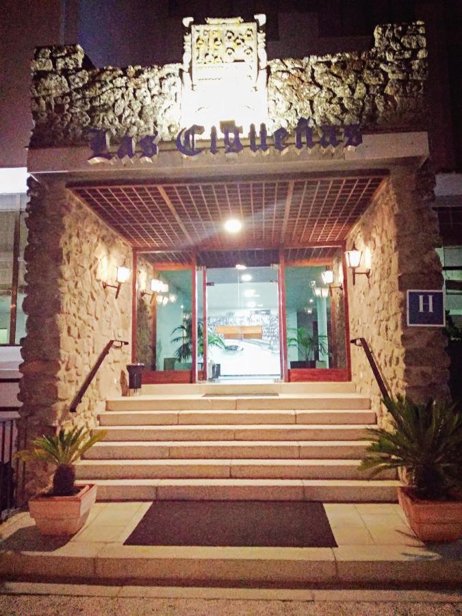 Hotel Las Cigueenas Трухильо Экстерьер фото
