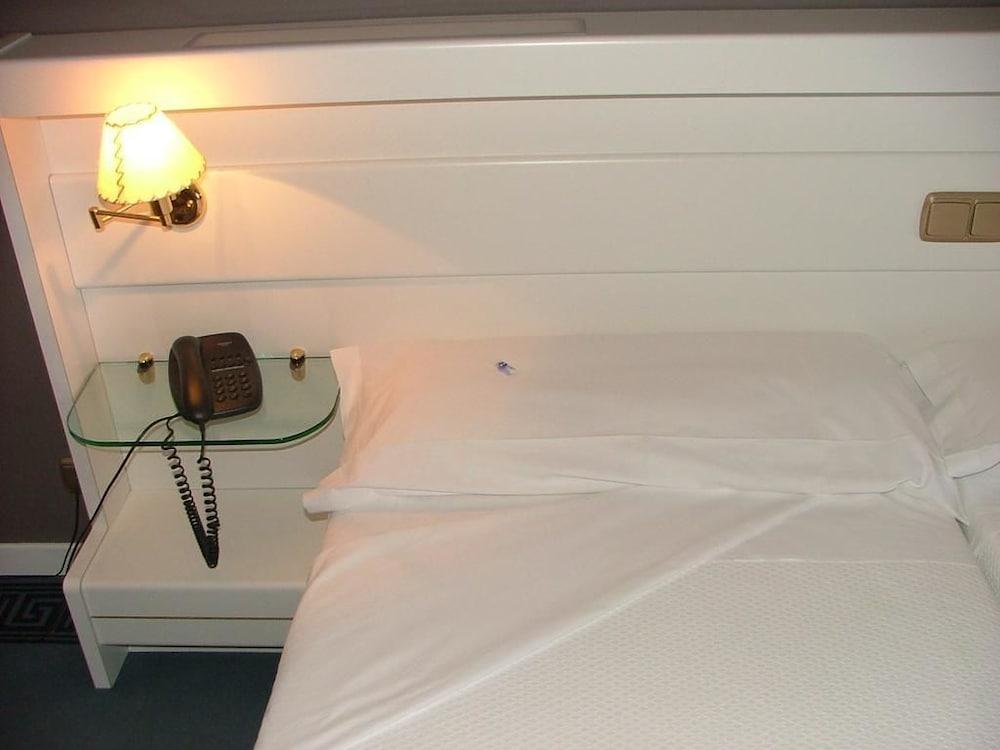 Hotel Las Cigueenas Трухильо Экстерьер фото